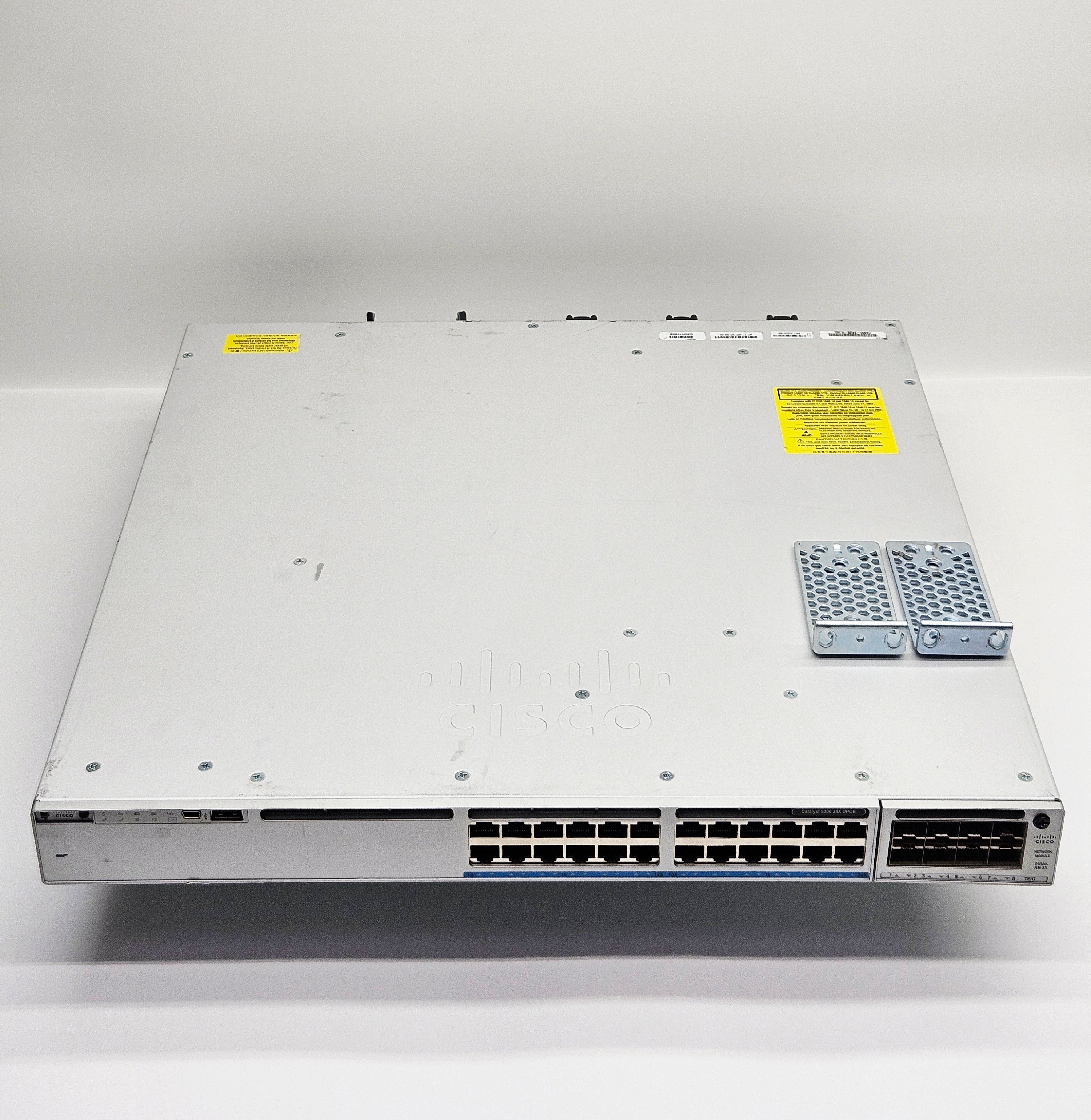 Коммутатор Cisco  WS-C9300-24UXA / 1100W / Без UpLink